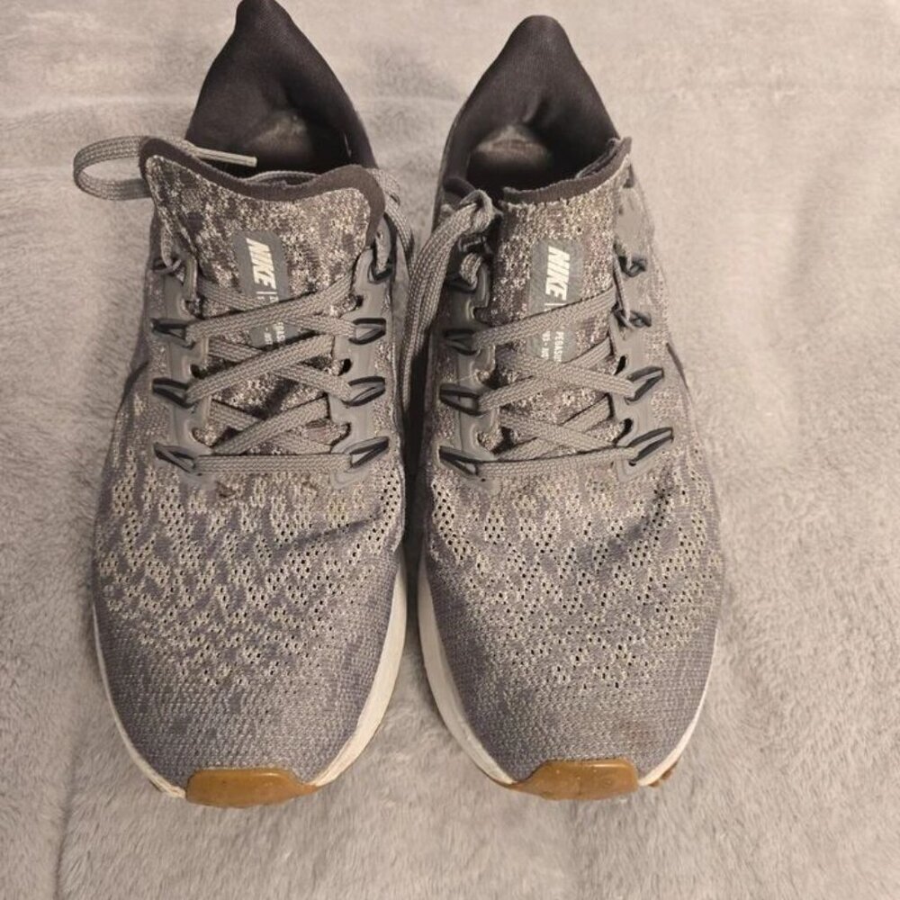 Nike Air Zoom Pegasus 35 Men Size 9 Gray Running Shoes AQ2210-001 Athletic Snks